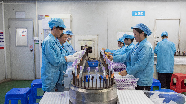 塑料注塑加工收縮問題怎么解決呢？
